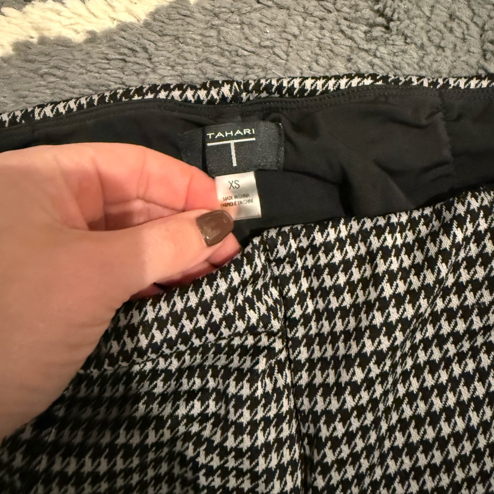 Tahari Houndstooth Pixie Work Pants - image 5